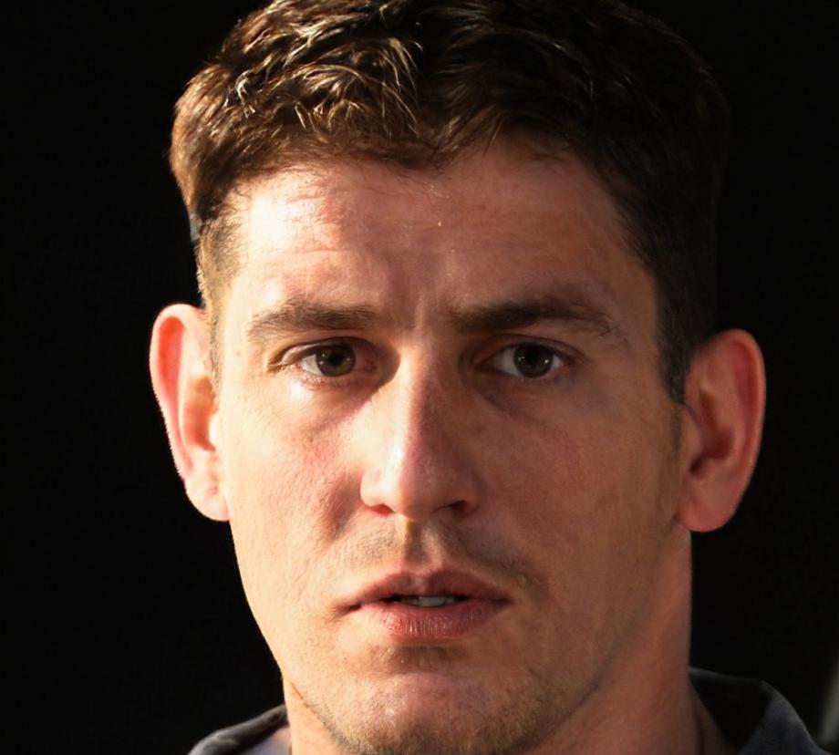 Kursleiter für Gel-Maniküre mit langjähriger Erfahrung